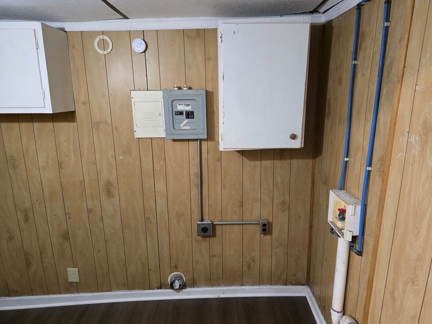 1519 E Washington St: Cozy Studio Style Apartment on Historic Washington Street! Washer Dryer hookups! 6 of 7