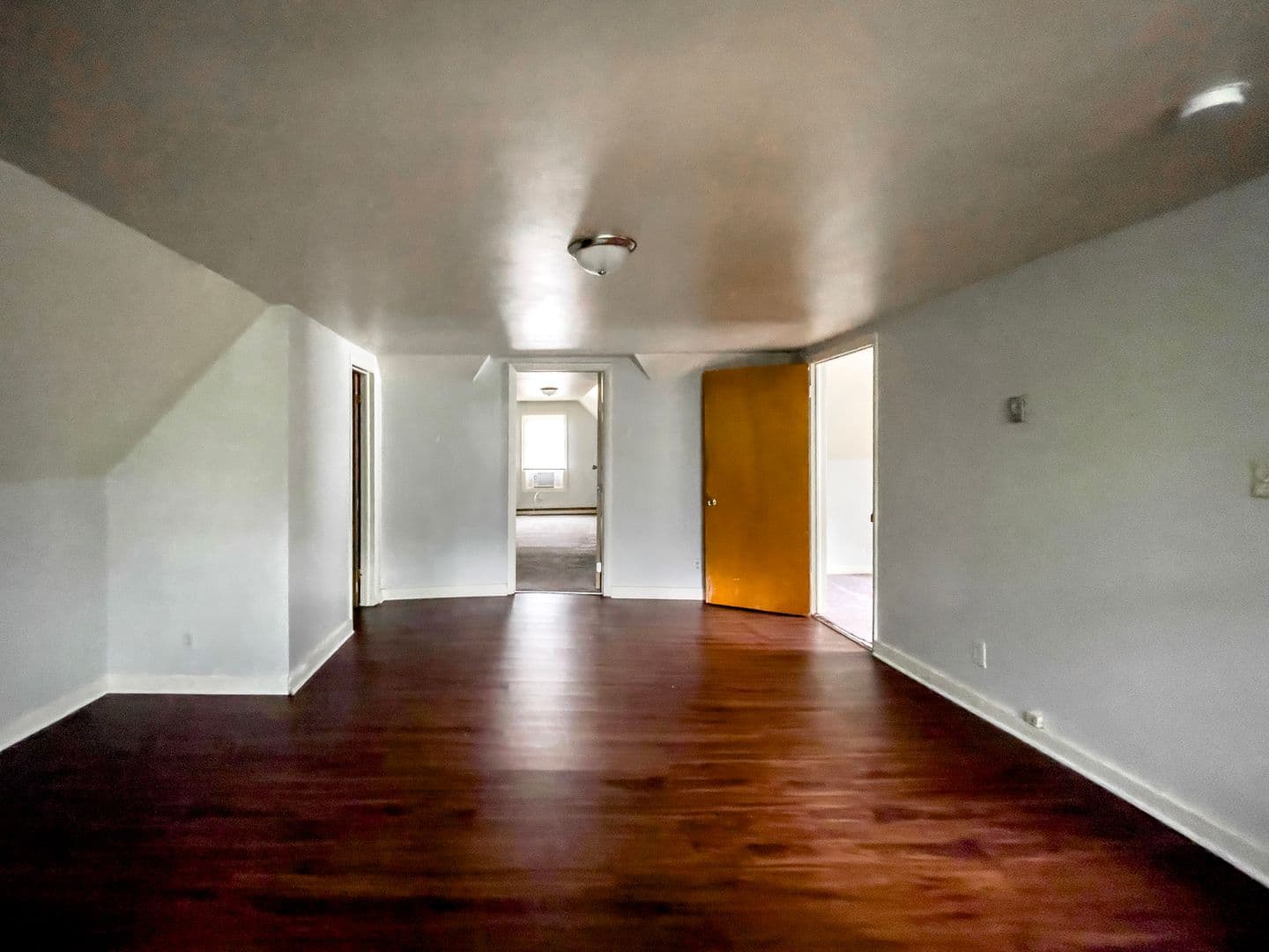 815 &amp; 817 W University Ave (Cardinal Rentals, LLC) 6 of 14