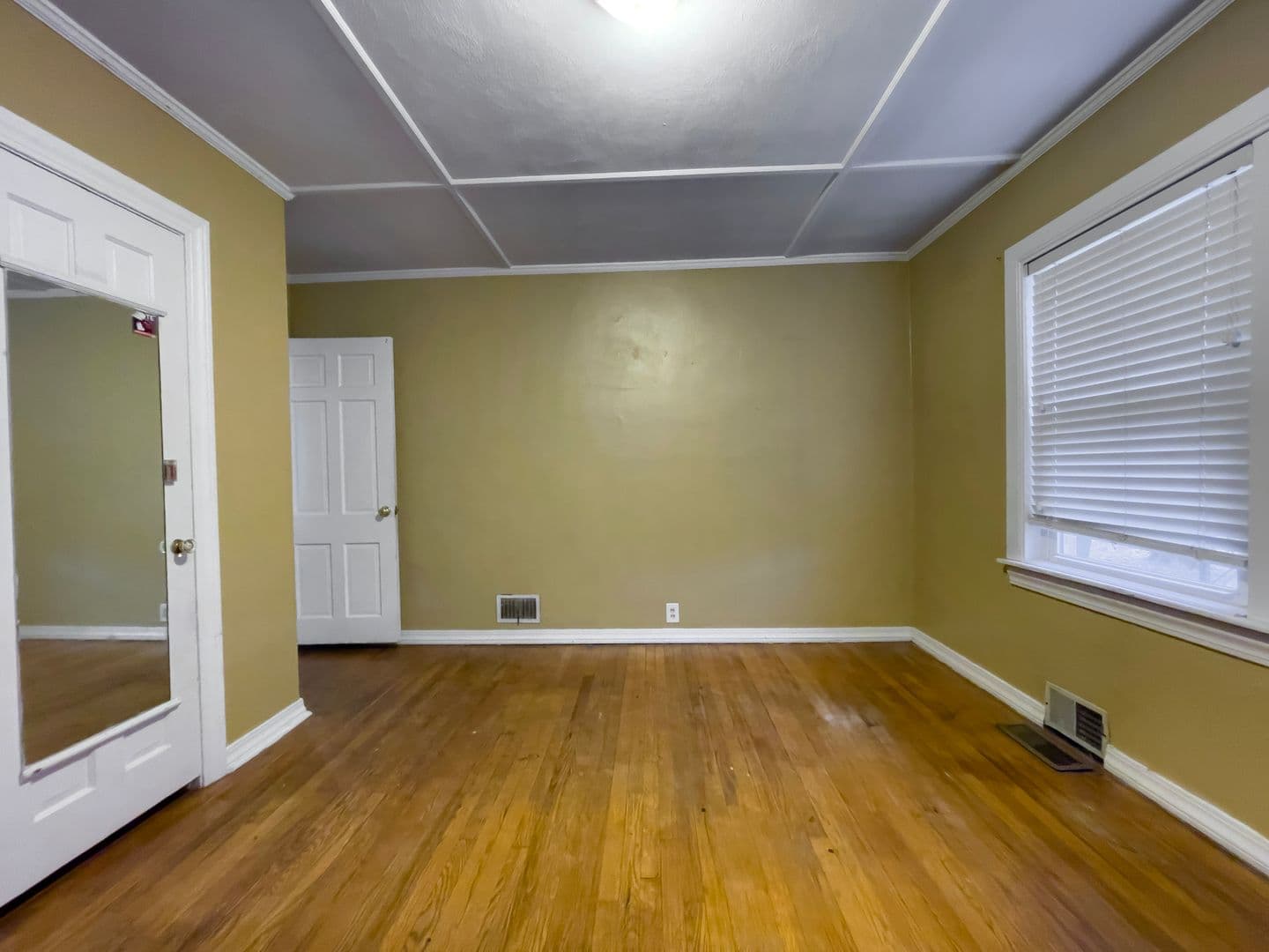 1408 N Mann Ave (88 Degree, LLC) 15 of 33