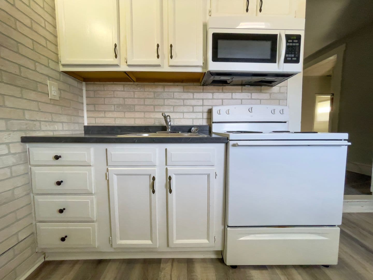 216 N McKinley Ave (88 Degree, LLC) 1 of 11