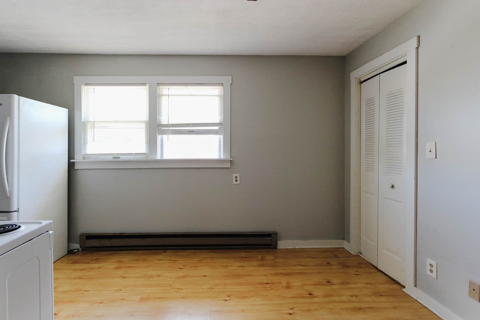 Close to Campus: In-Unit Washer and Dryer 6 of 10