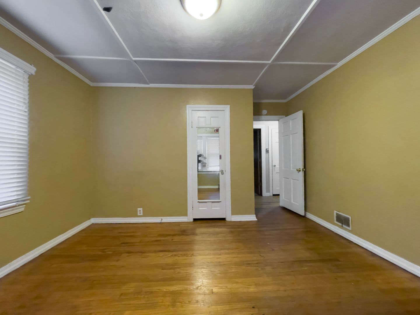 1408 N Mann Ave (88 Degree, LLC) 16 of 33