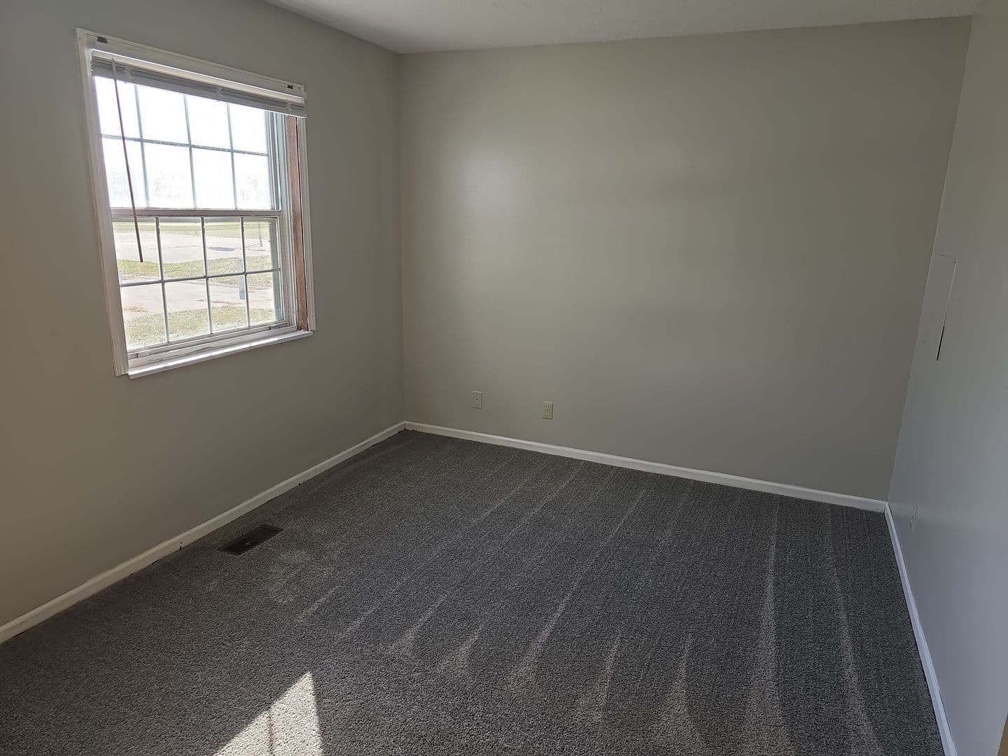 Lynnwood Apartments (DEED Holdings-Woodburn, LLC) 12 of 24
