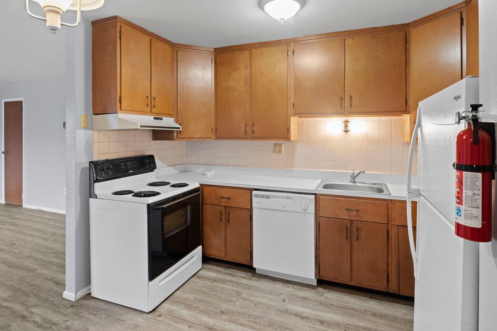 Lexington Arms Apartments - Fresh Updates, Everyday Comfort 13 of 17