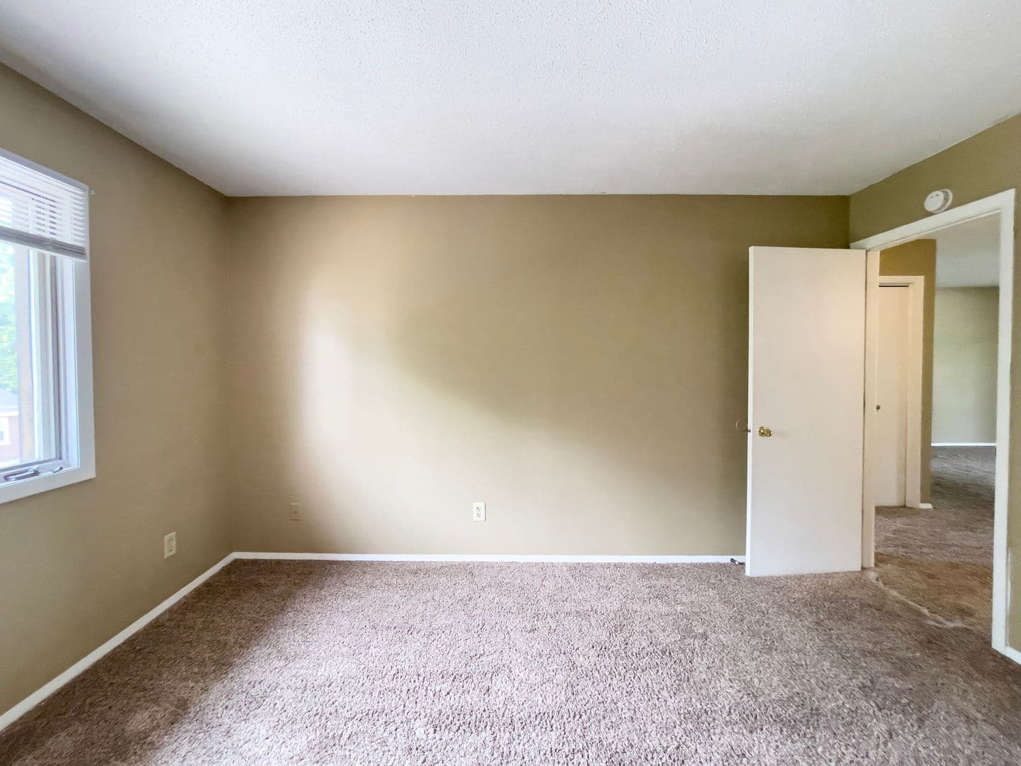 District on Linden - Spacious Units with Private Balconies on the Blue Loop 9 of 15