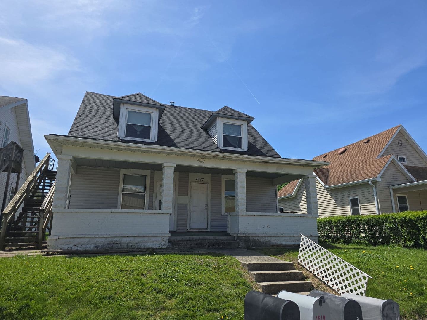 1519 E Washington St: Cozy Studio Style Apartment on Historic Washington Street! Washer Dryer hookups! 7 of 7