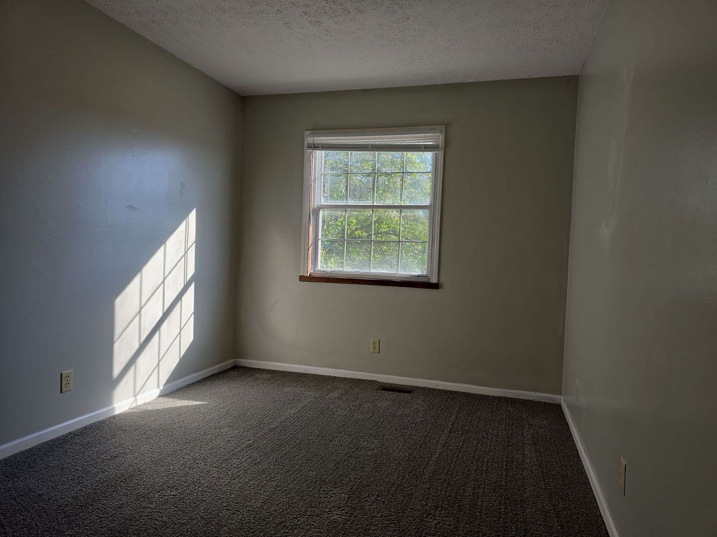 Lynnwood Apartments (DEED Holdings-Woodburn, LLC) 14 of 24