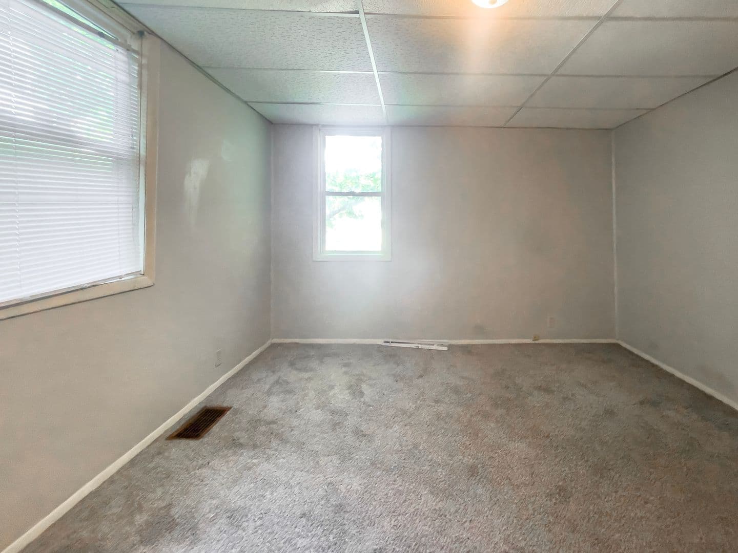815 &amp; 817 W University Ave (Cardinal Rentals, LLC) 18 of 35