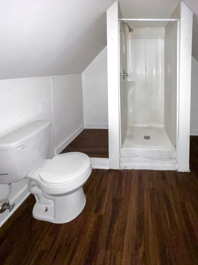815 &amp; 817 W University Ave (Cardinal Rentals, LLC) 7 of 14