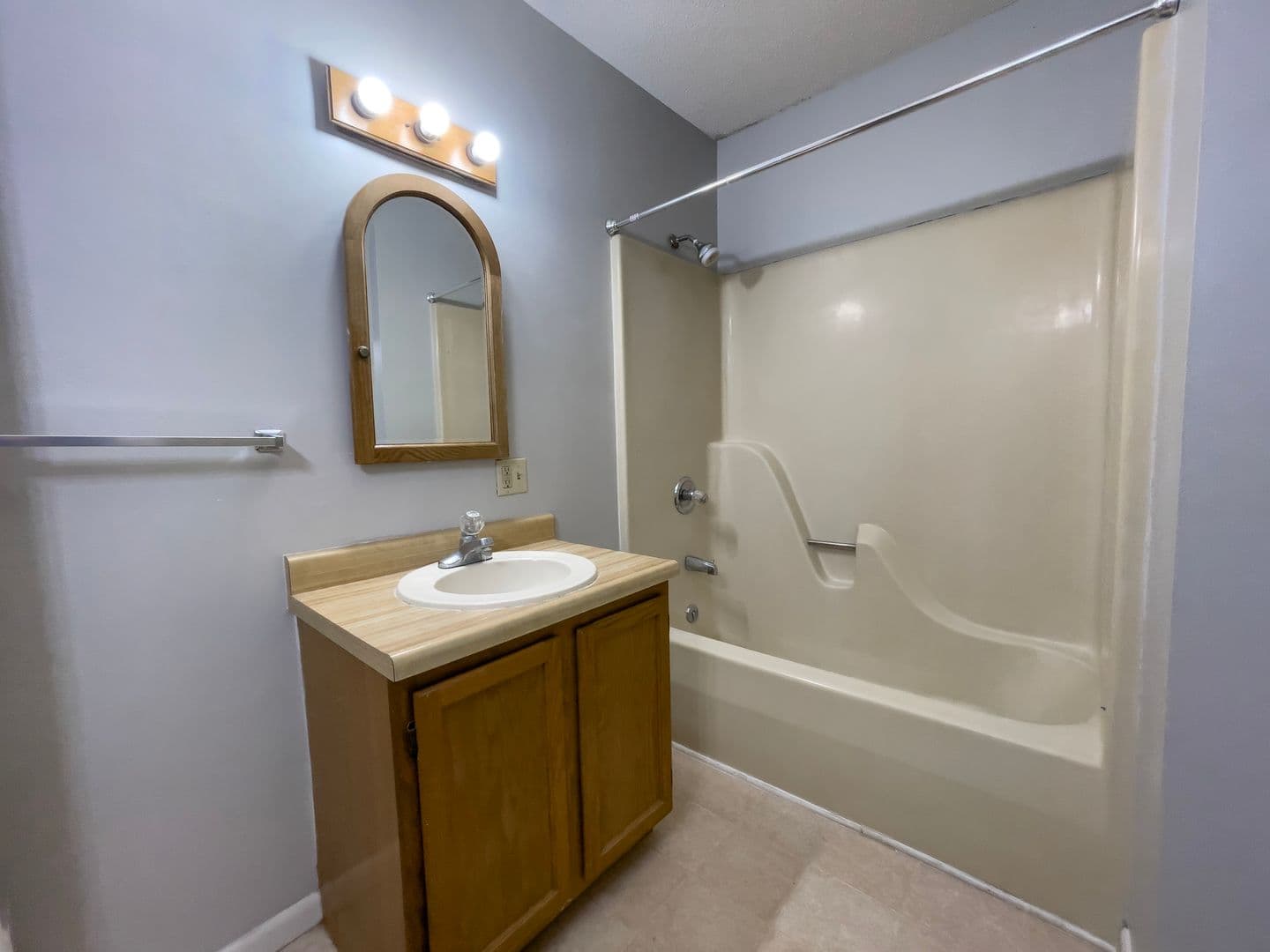 1409 &amp; 1409 1/2 W Jackson St(Cardinal Rentals,LLC) 13 of 21
