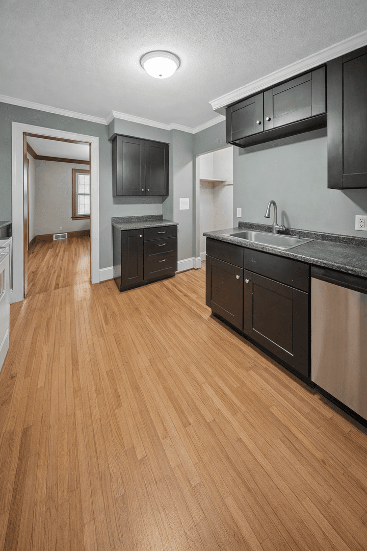 811 Snelling Ave N 9 of 16