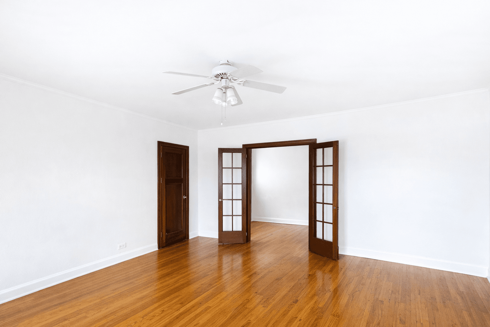 813 University Ave SE 13 of 17