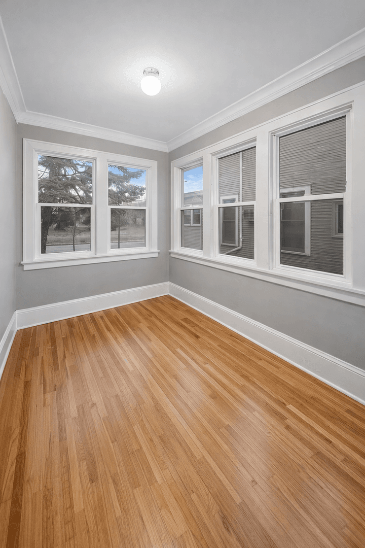 811 Snelling Ave N 11 of 16
