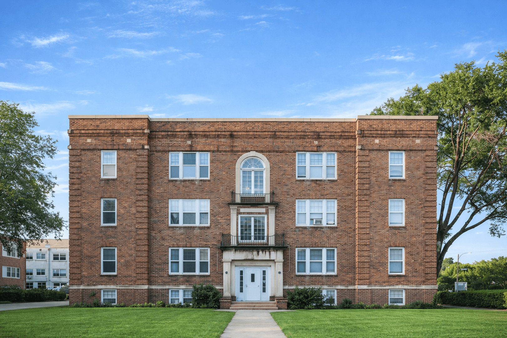 813 University Ave SE 1 of 17