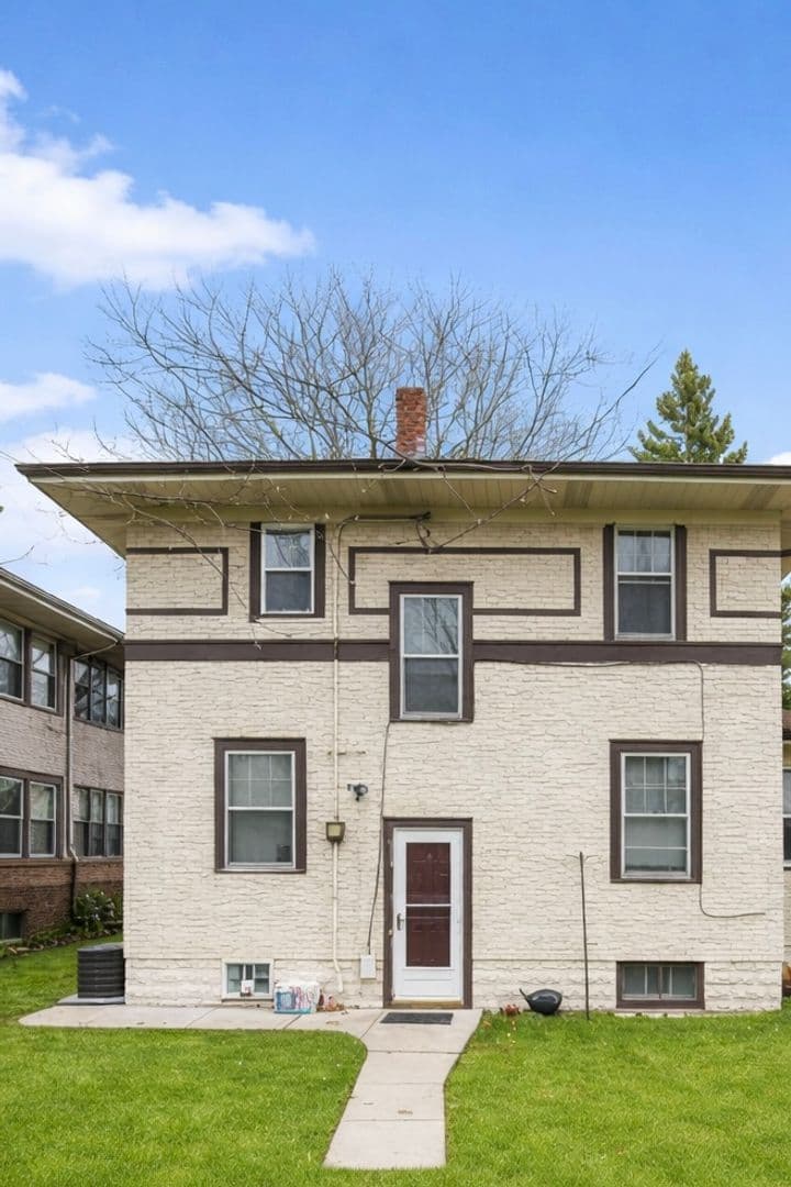 811 Snelling Ave N 15 of 16