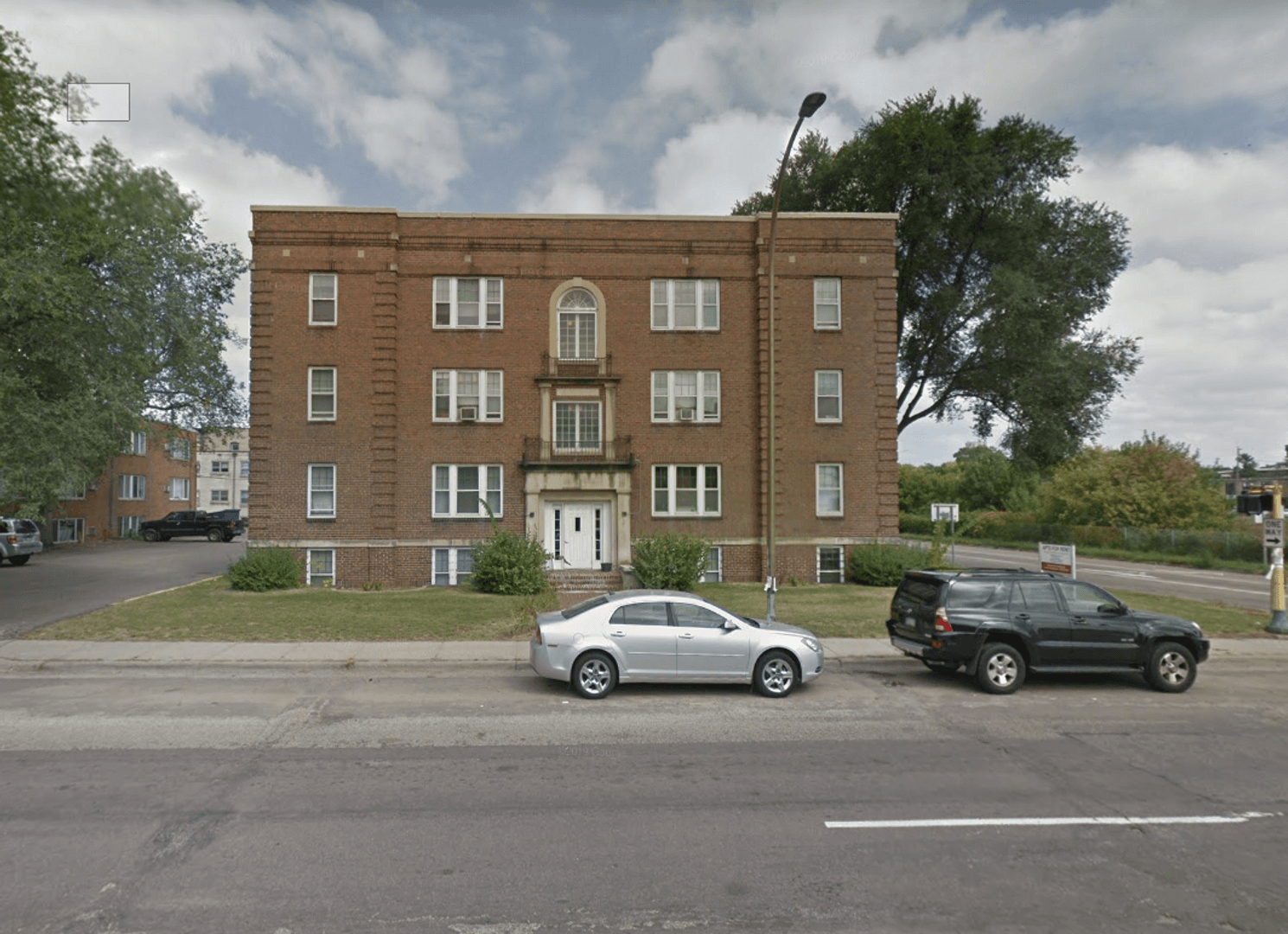 813 University Ave SE 8 of 8