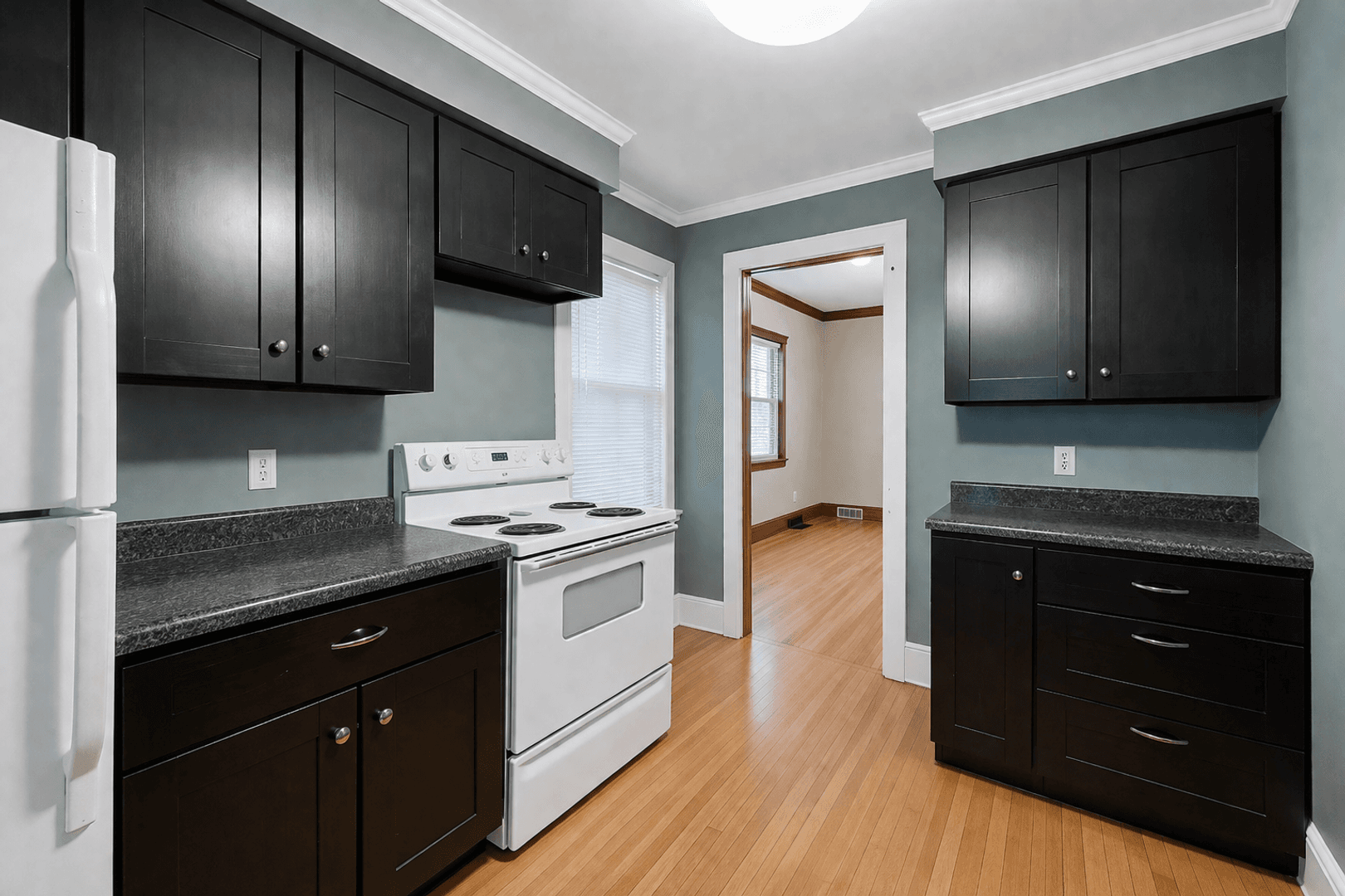 811 Snelling Ave N 8 of 16