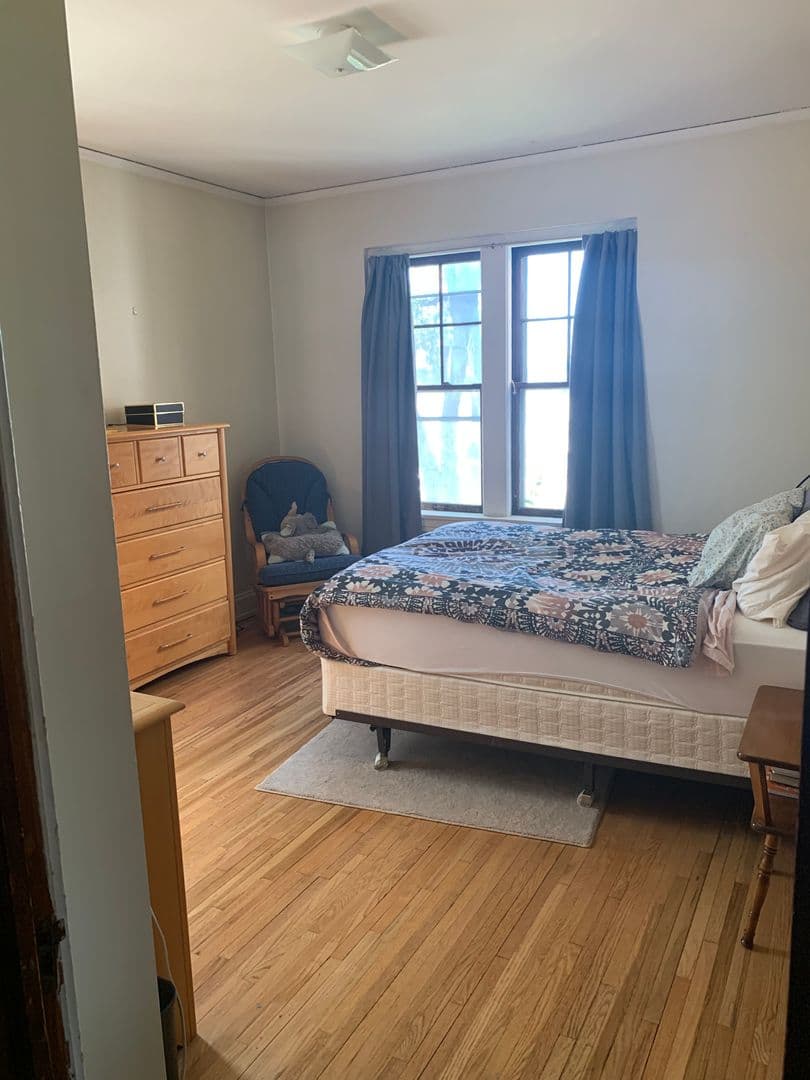 813 University Ave SE 4 of 14