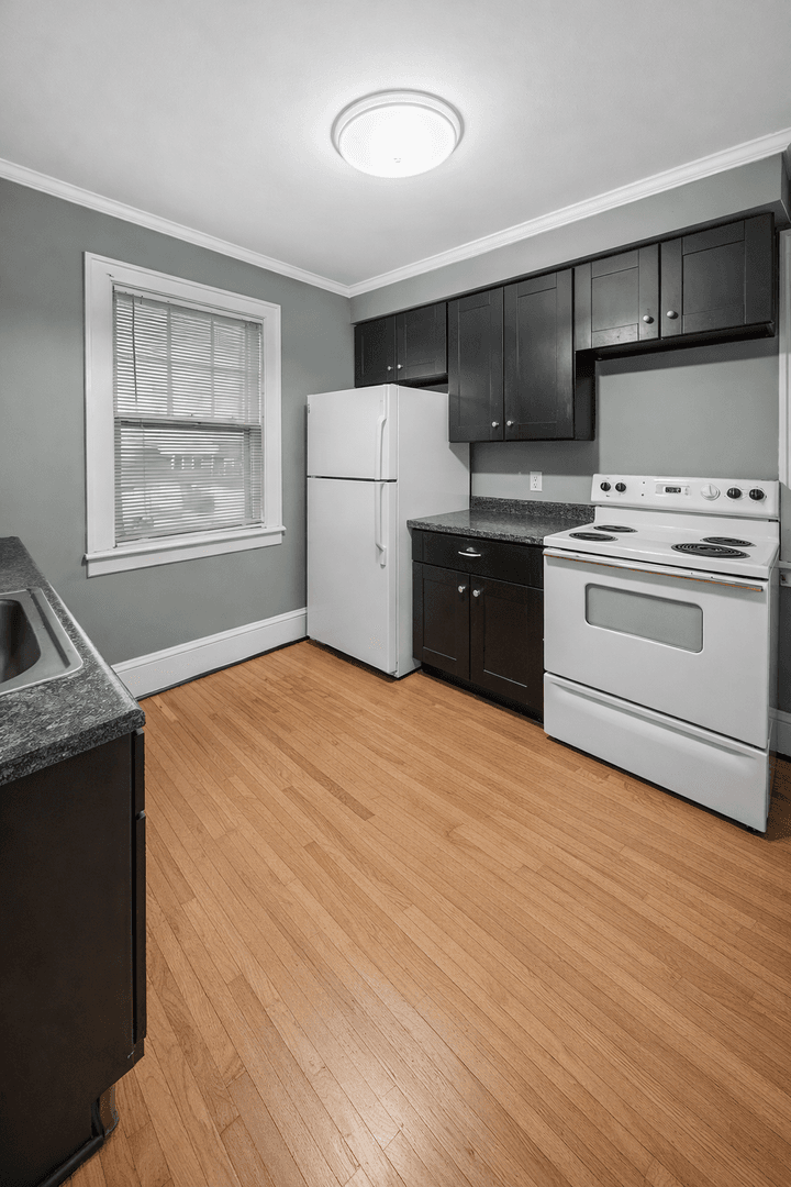 811 Snelling Ave N 7 of 16