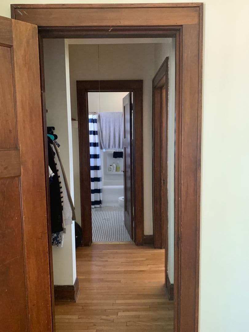 813 University Ave SE 3 of 14