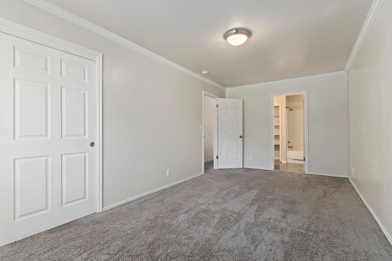 715 North 1050 West 16 of 24