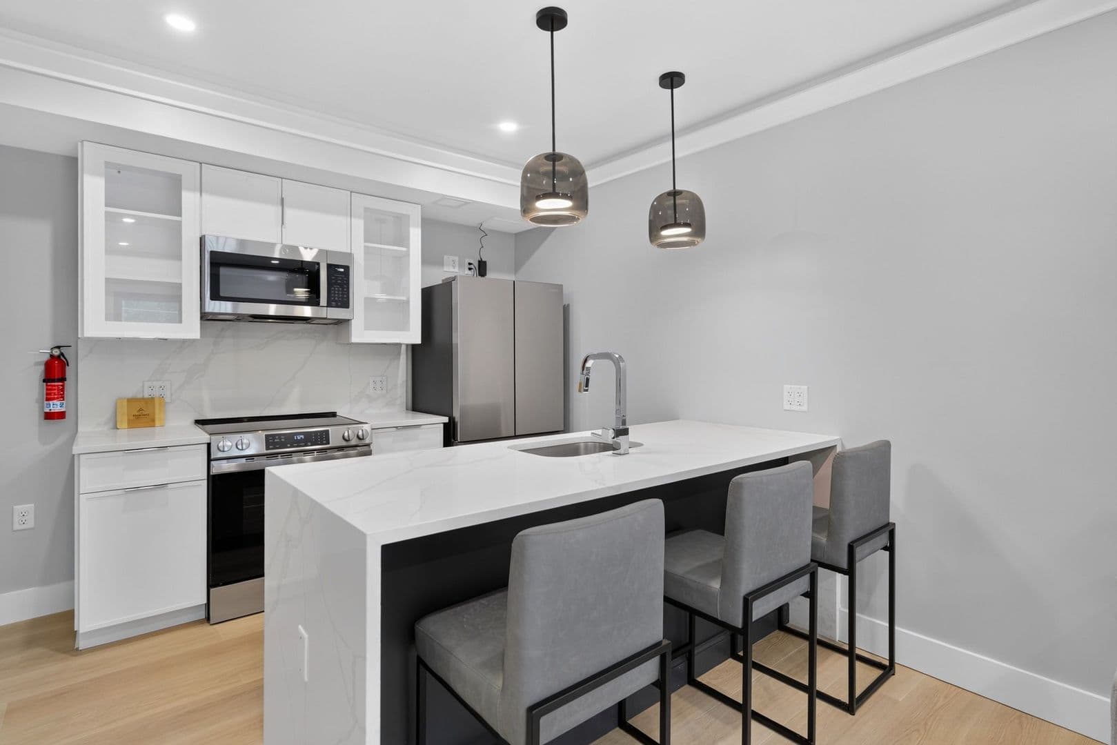 The Summit at 201 Oak Avenue 1 of 11