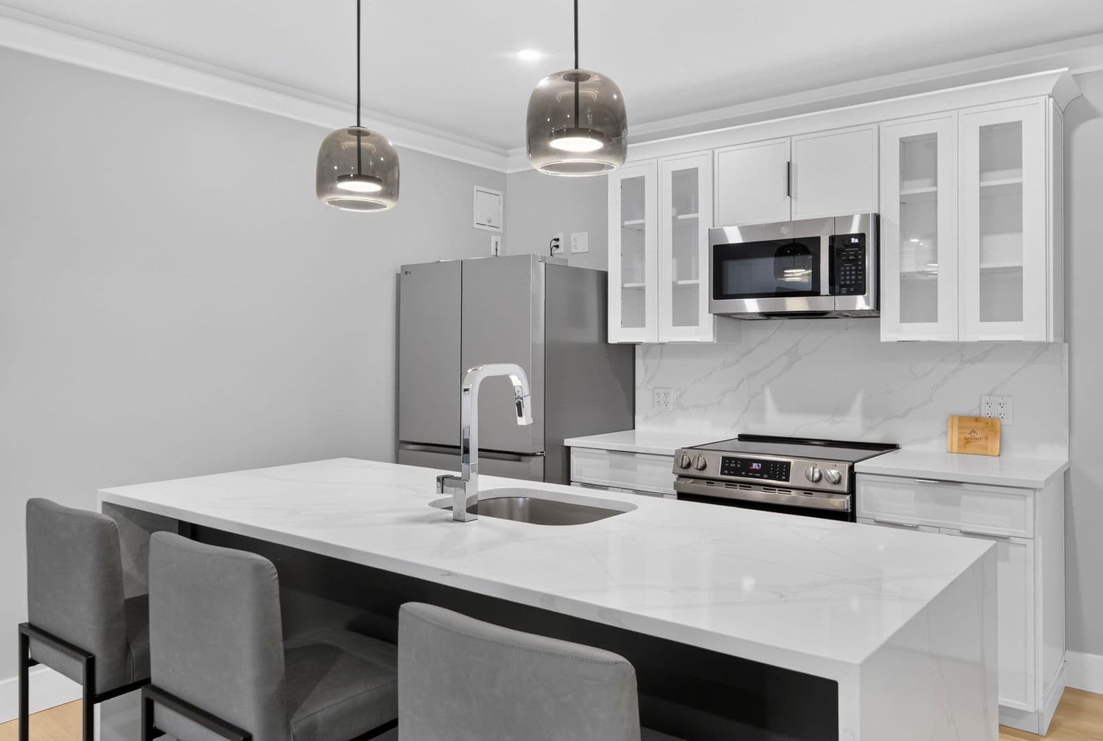The Summit at 201 Oak Avenue 5 of 14