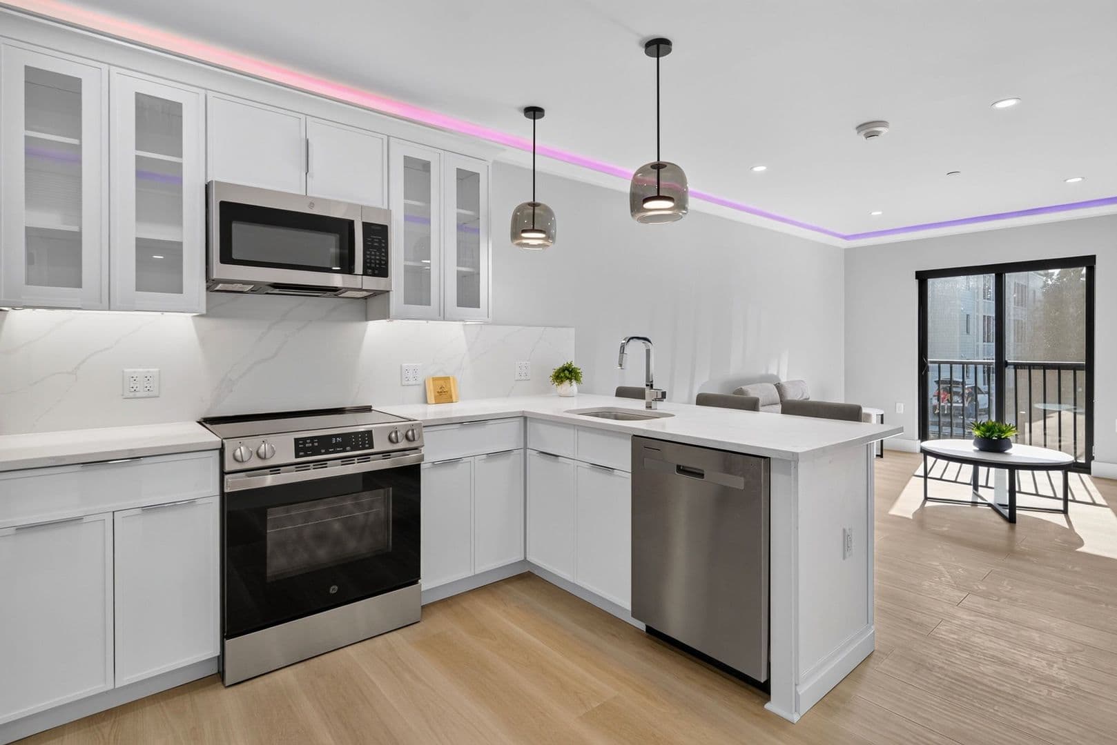 The Summit at 201 Oak Avenue 2 of 11