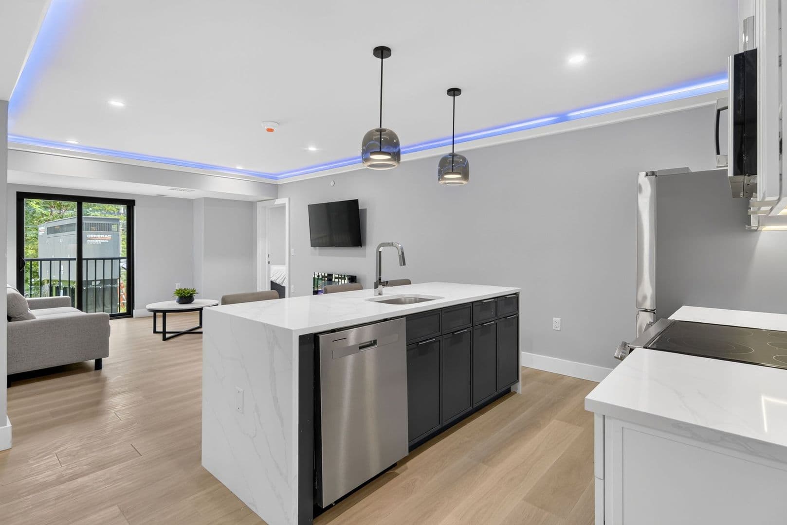 The Summit at 201 Oak Avenue 3 of 14