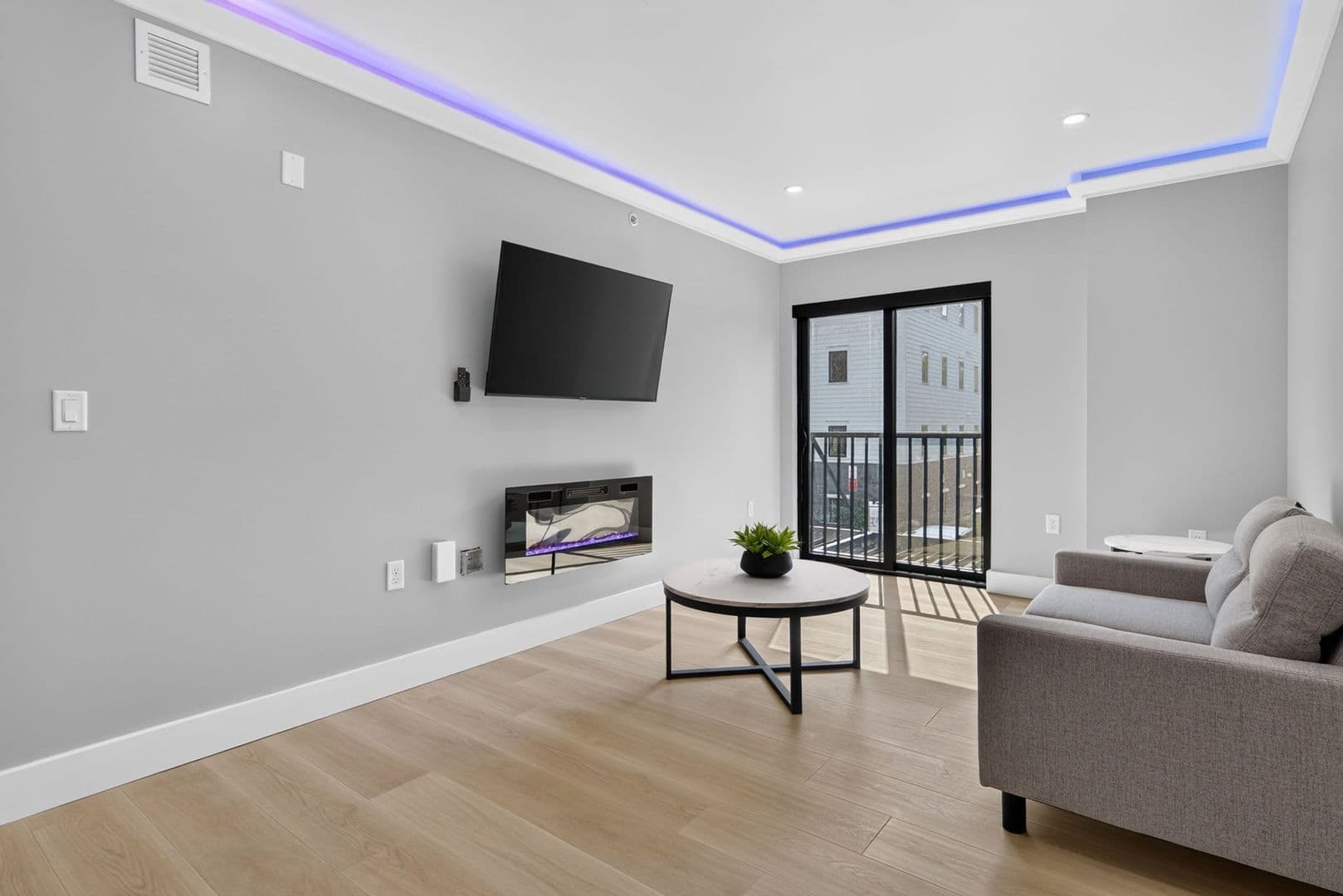 The Summit at 201 Oak Avenue 7 of 12