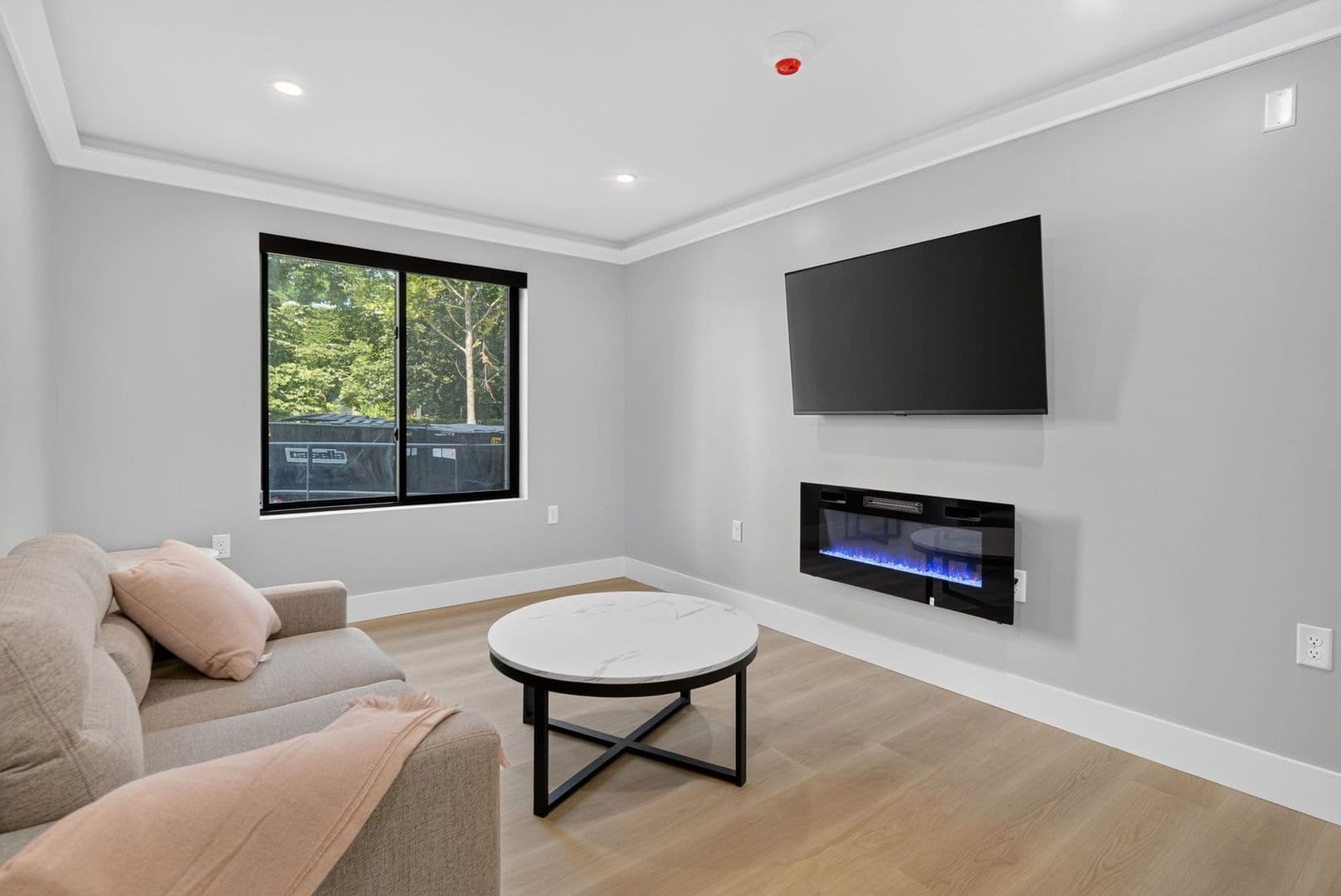 The Summit at 201 Oak Avenue 8 of 14