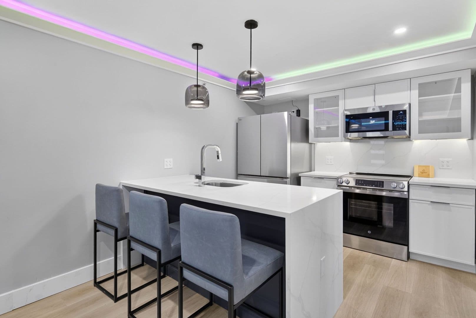 The Summit at 201 Oak Avenue 1 of 10
