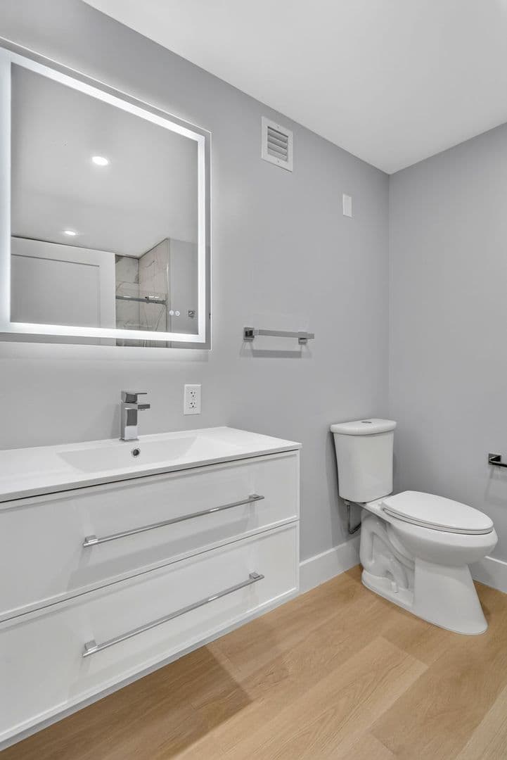 The Summit at 201 Oak Avenue 10 of 13