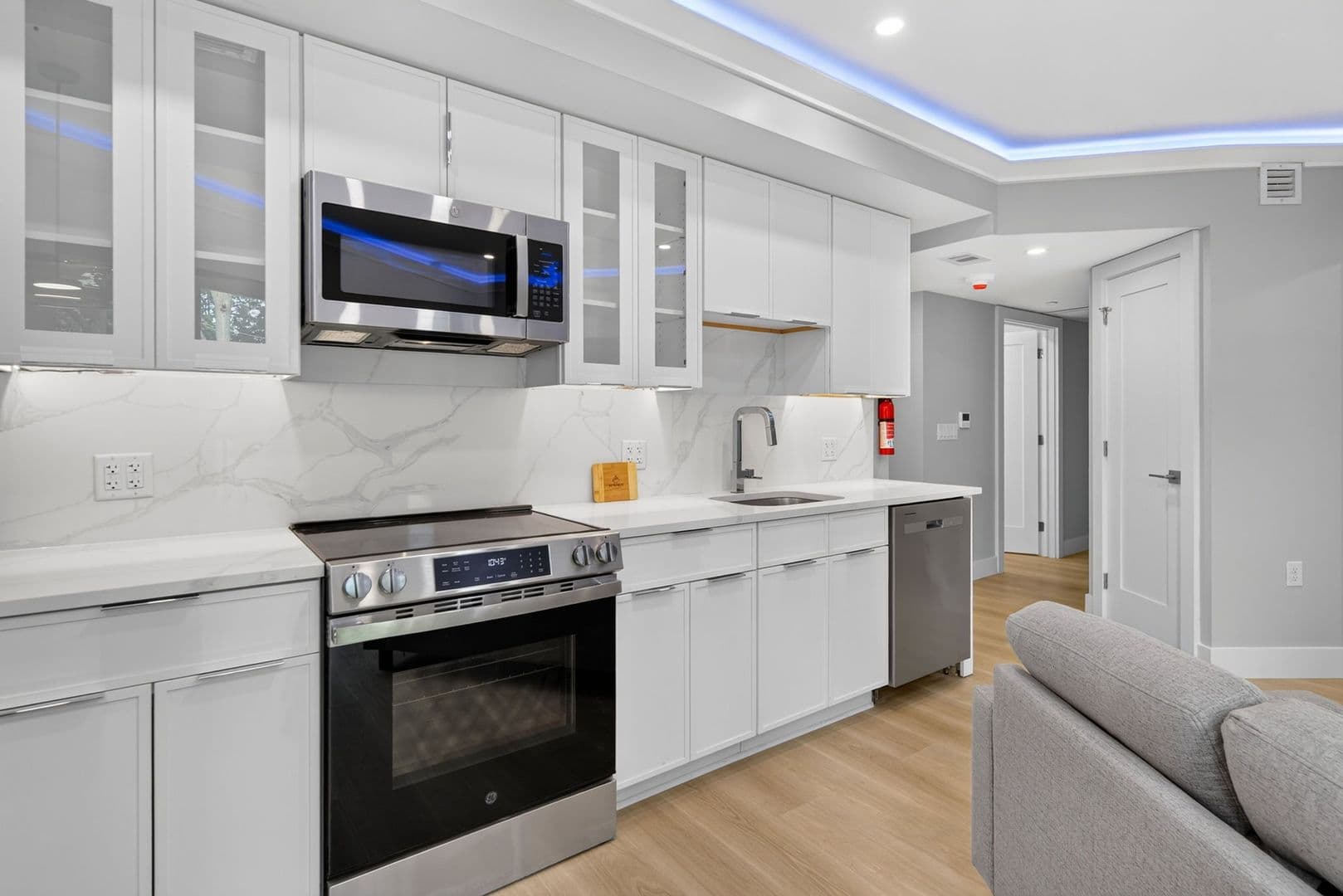 The Summit at 201 Oak Avenue 2 of 12