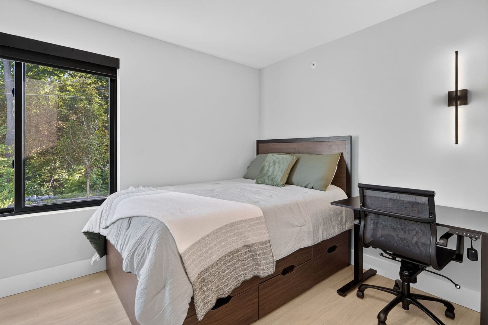 The Summit at 201 Oak Avenue 9 of 11