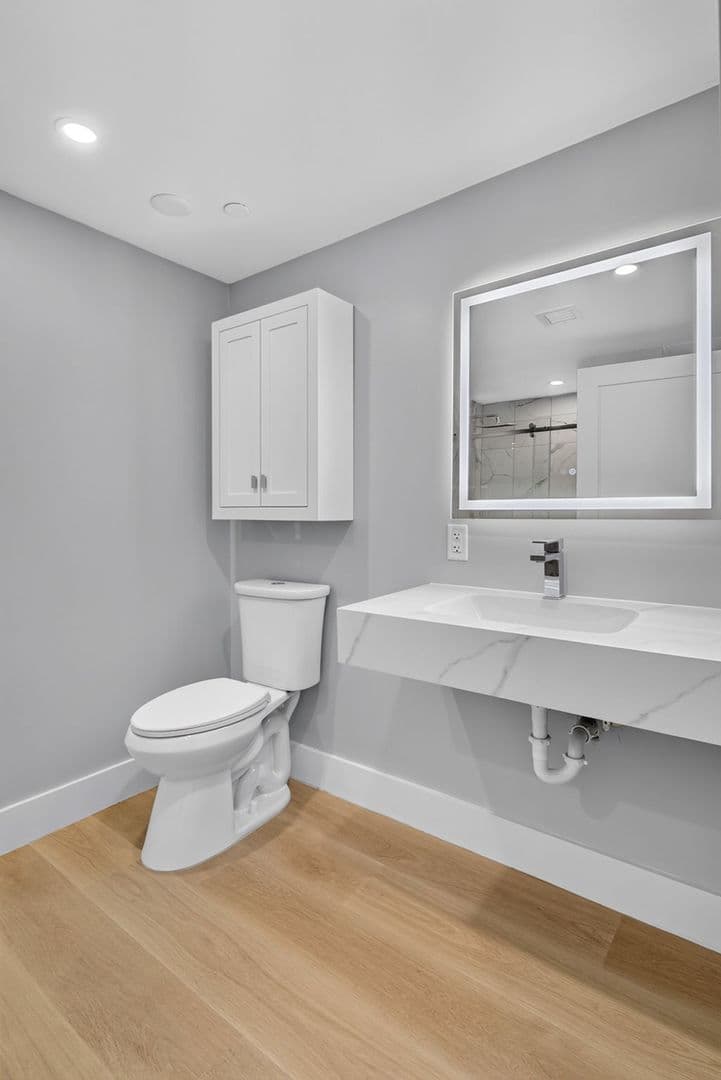 The Summit at 201 Oak Avenue 14 of 16