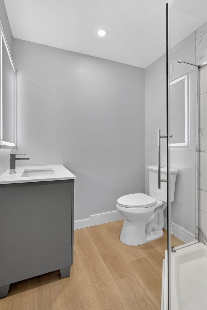The Summit at 201 Oak Avenue 15 of 16