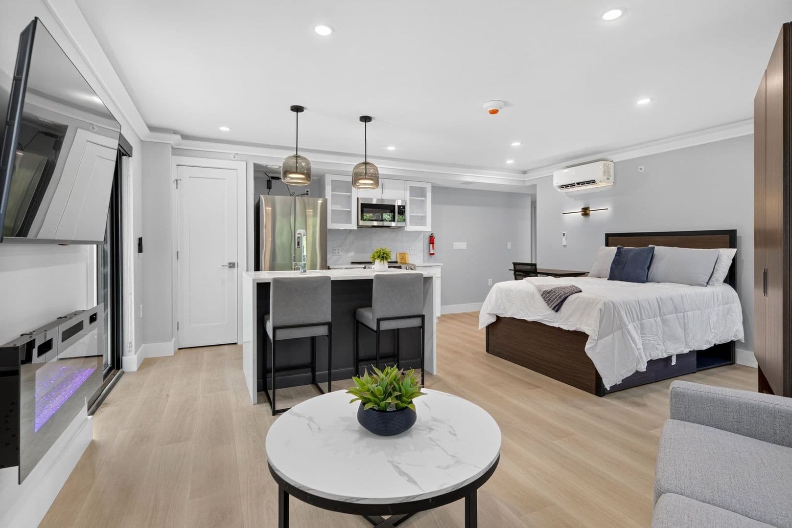 The Summit at 201 Oak Avenue 5 of 14