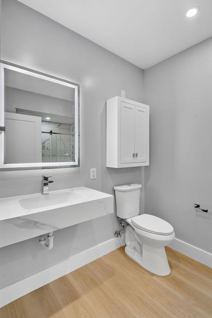 The Summit at 201 Oak Avenue 16 of 16