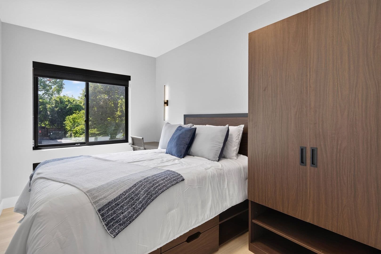 The Summit at 201 Oak Avenue 9 of 12