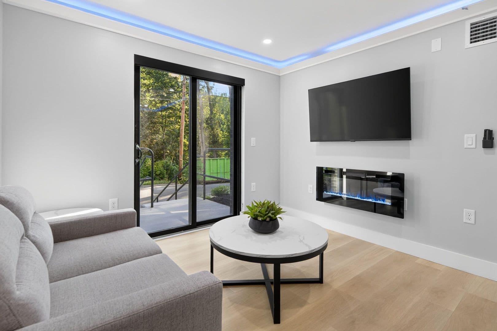 The Summit at 201 Oak Avenue 7 of 10