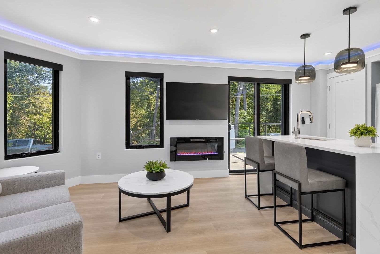The Summit at 201 Oak Avenue 8 of 14