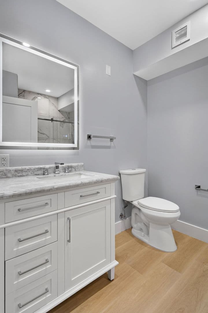 The Summit at 201 Oak Avenue 10 of 12