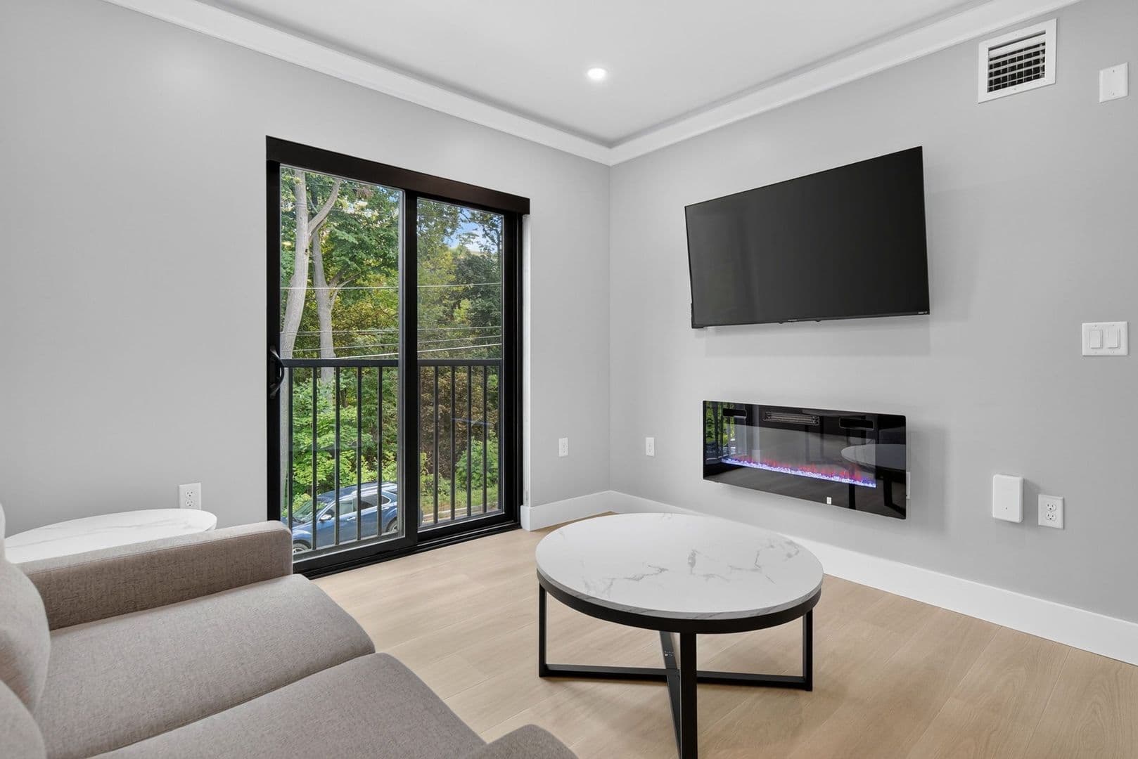 The Summit at 201 Oak Avenue 7 of 11