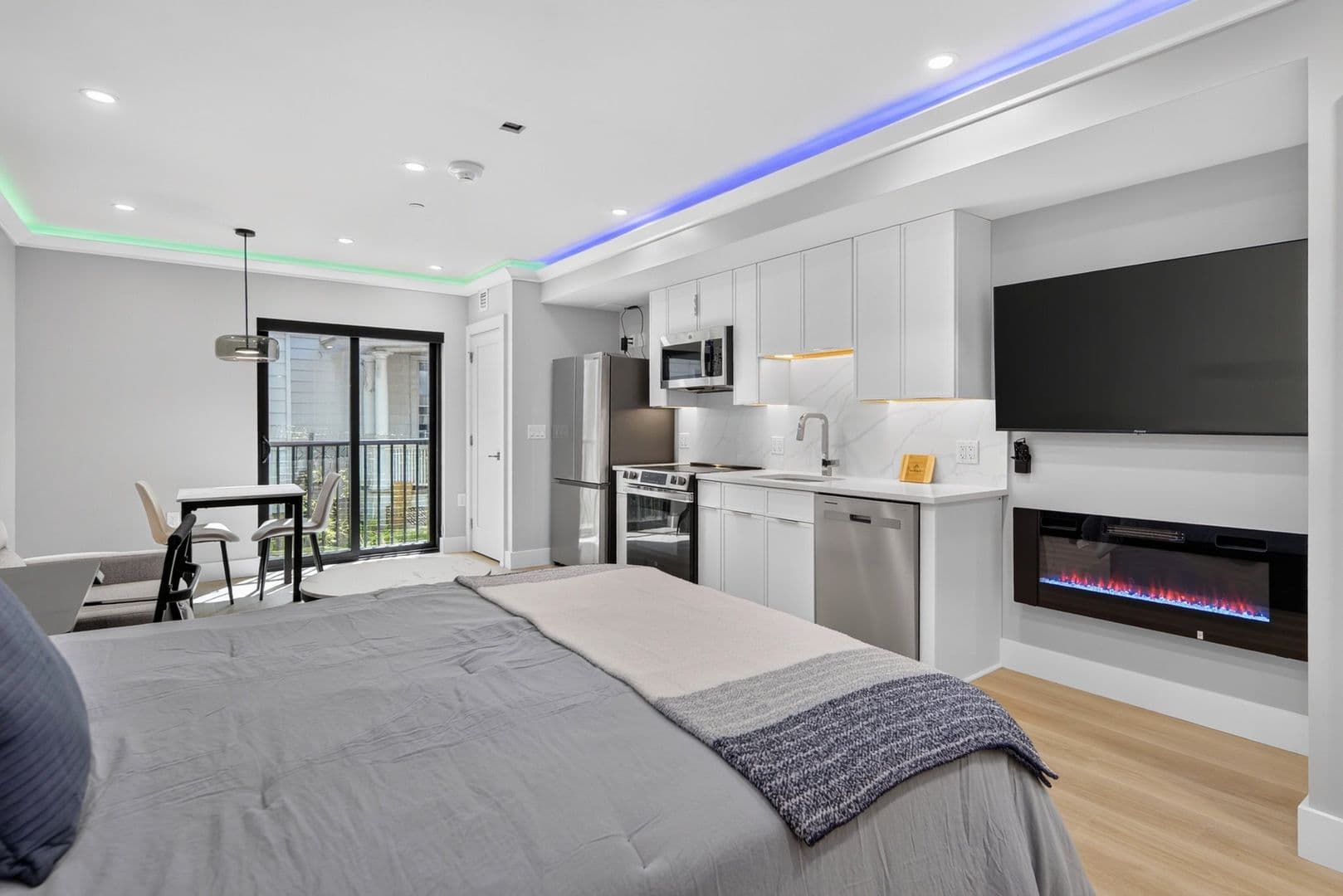 The Summit at 201 Oak Avenue 6 of 12
