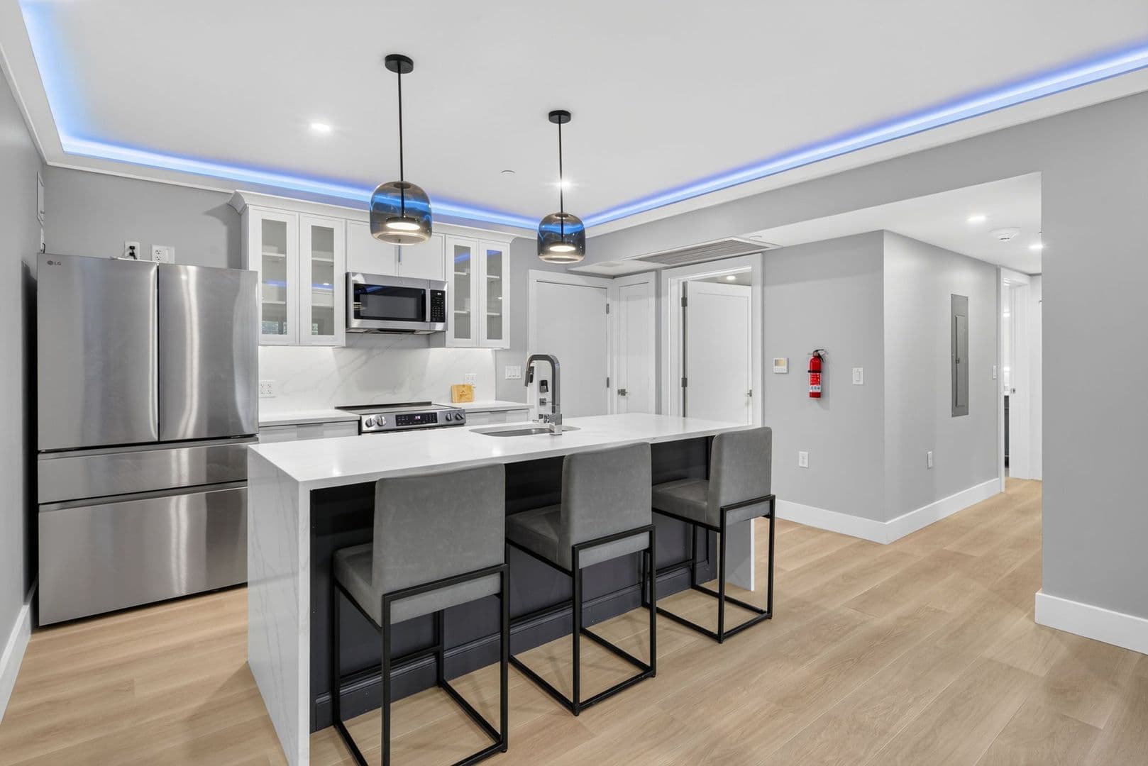 The Summit at 201 Oak Avenue 1 of 14