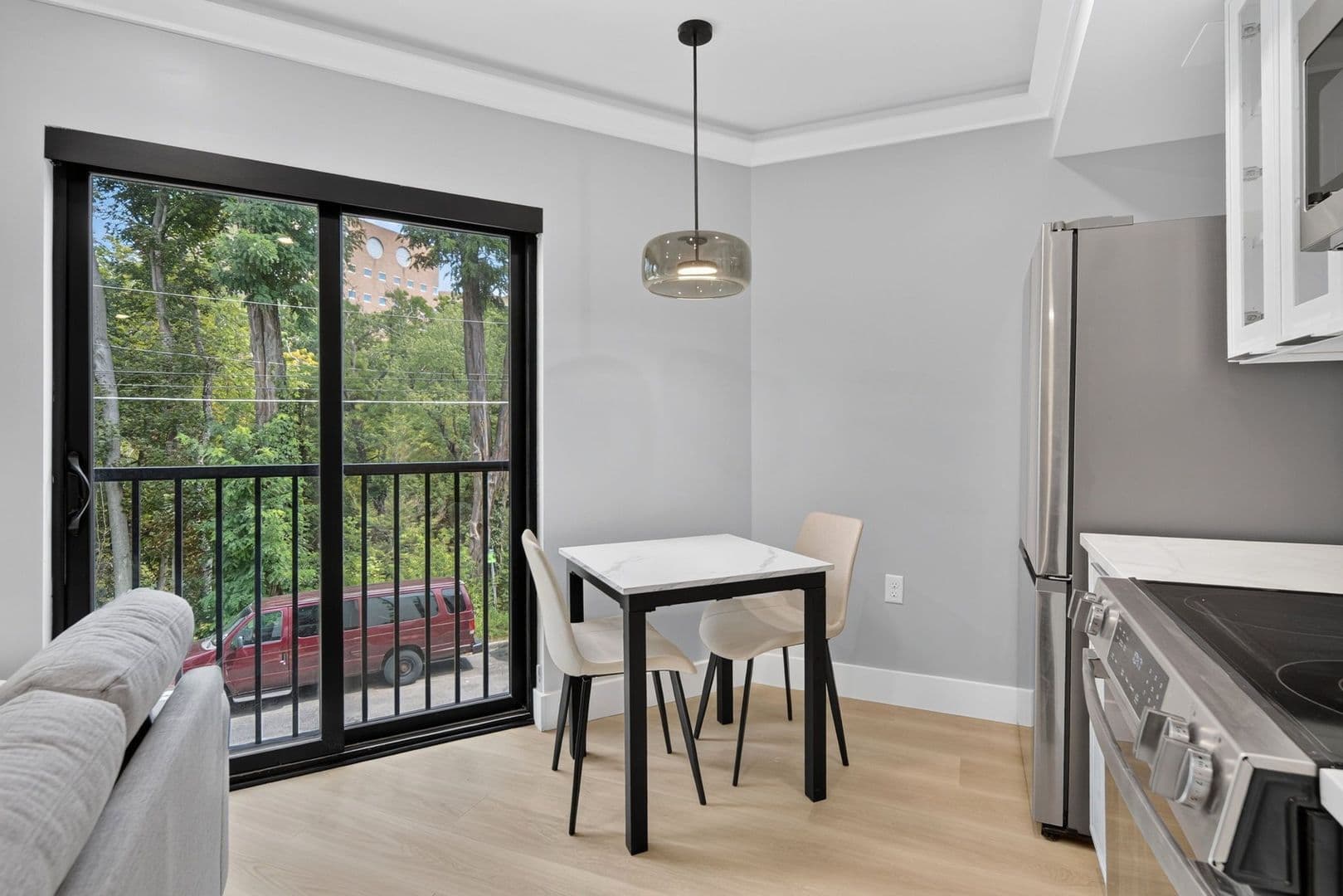The Summit at 201 Oak Avenue 7 of 12