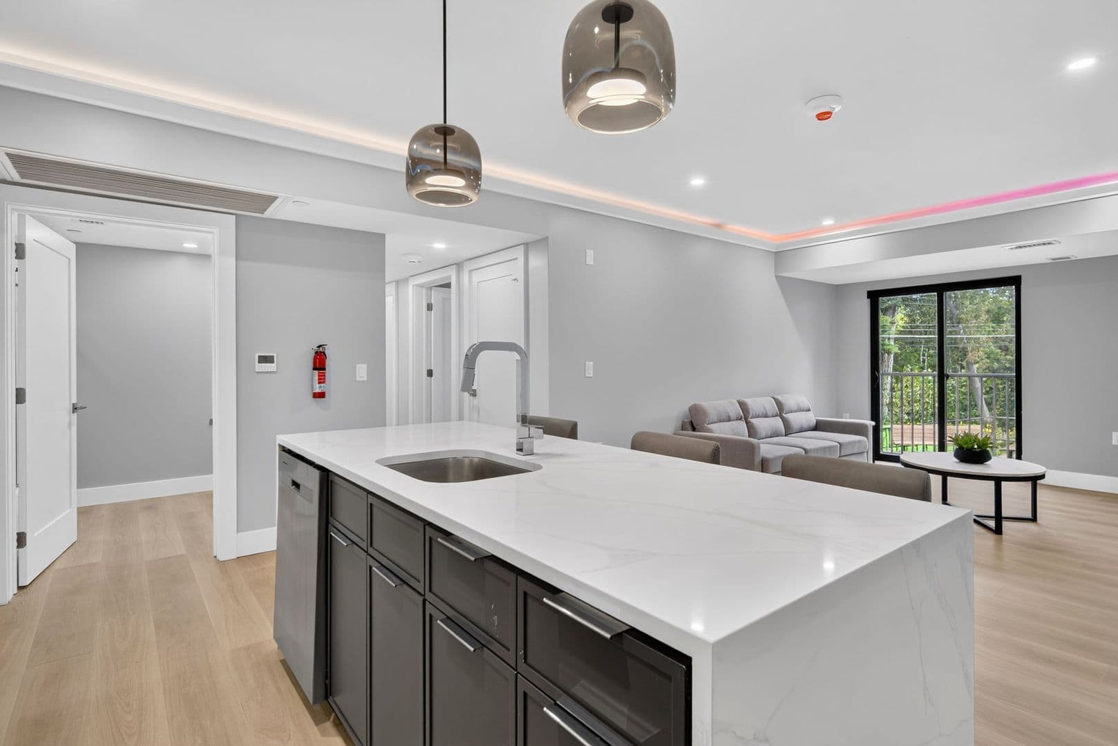 The Summit at 201 Oak Avenue 4 of 14