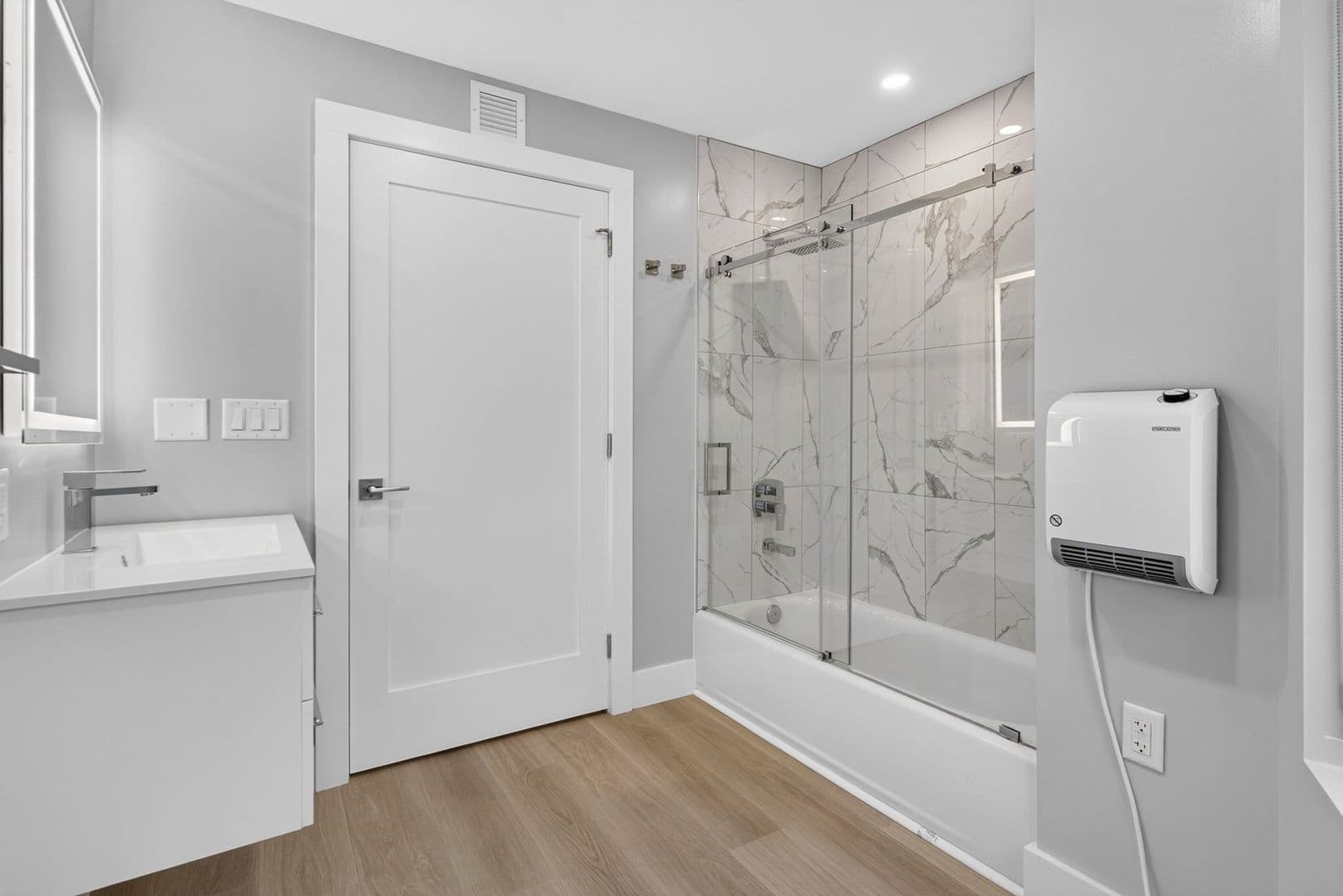 The Summit at 201 Oak Avenue 12 of 14
