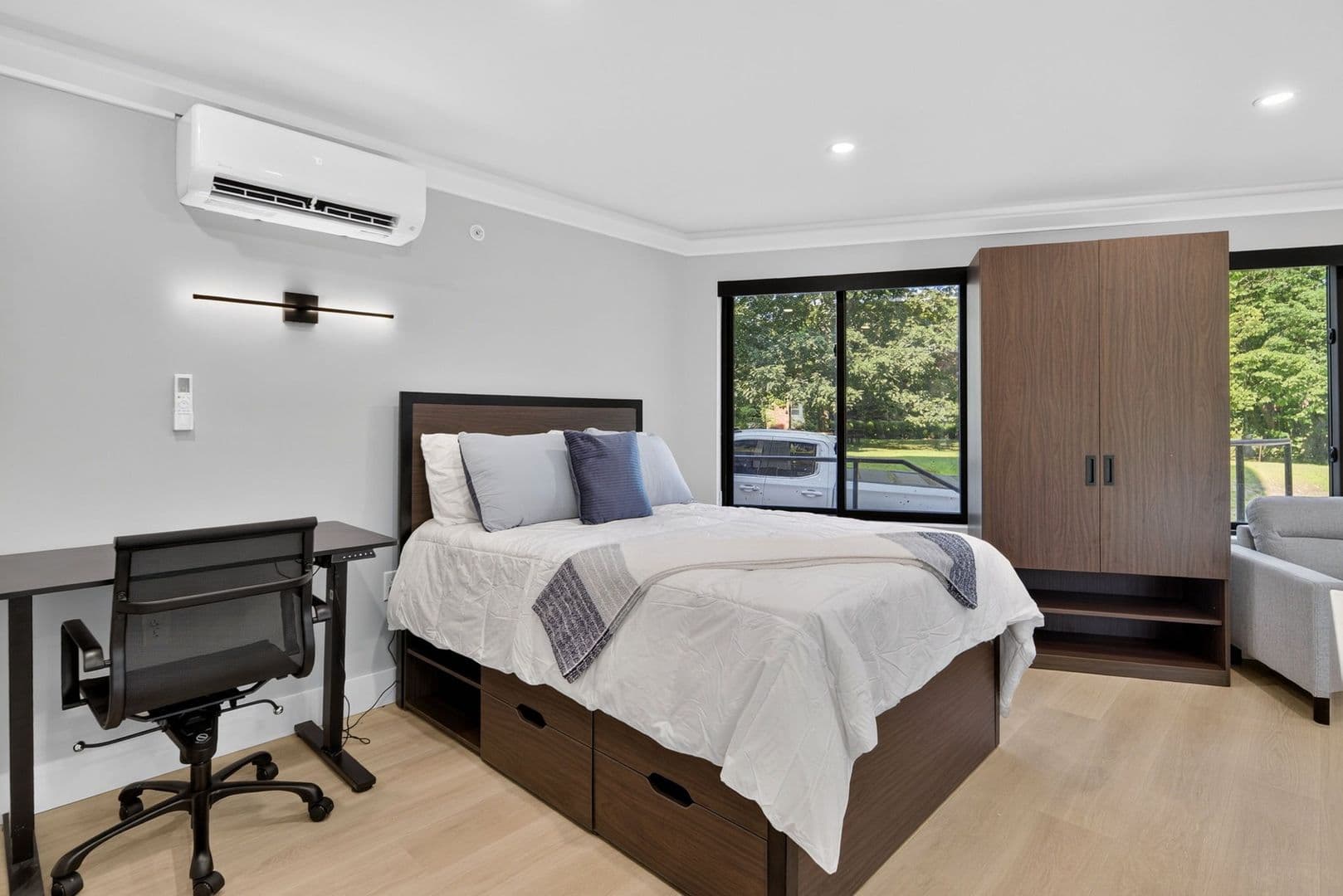 The Summit at 201 Oak Avenue 9 of 14